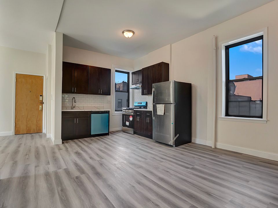 1st image of 3104 33rd St APT 1C