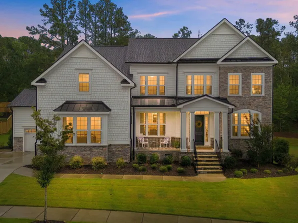 125 Grey Heron Ln, Holly Springs, NC 27540