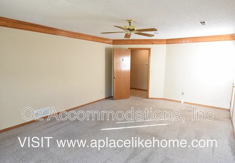 15813 W 125th Ter — Photo 17