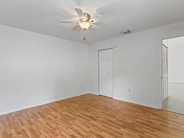 13945 Langley Pl — Photo 34