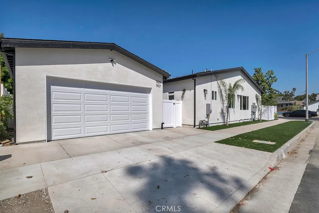 2 bed, 800 sqft, $2,950 — Photo 3