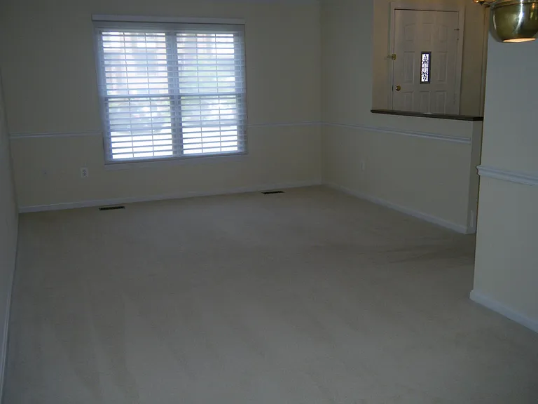 23 Rhodes Pl — Photo 5