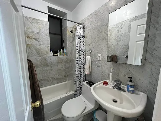 Rented by MOTION New York | media 10