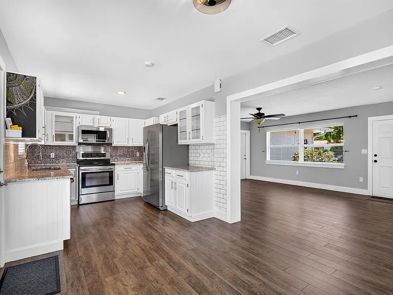 1521 San Roy Dr — Photo 11