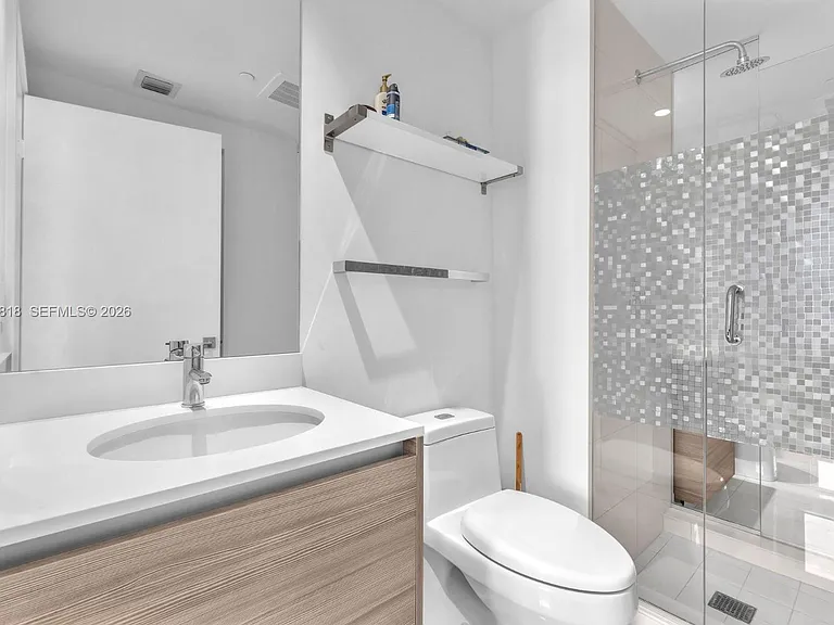 121 NE 34th St #905 — Photo 8