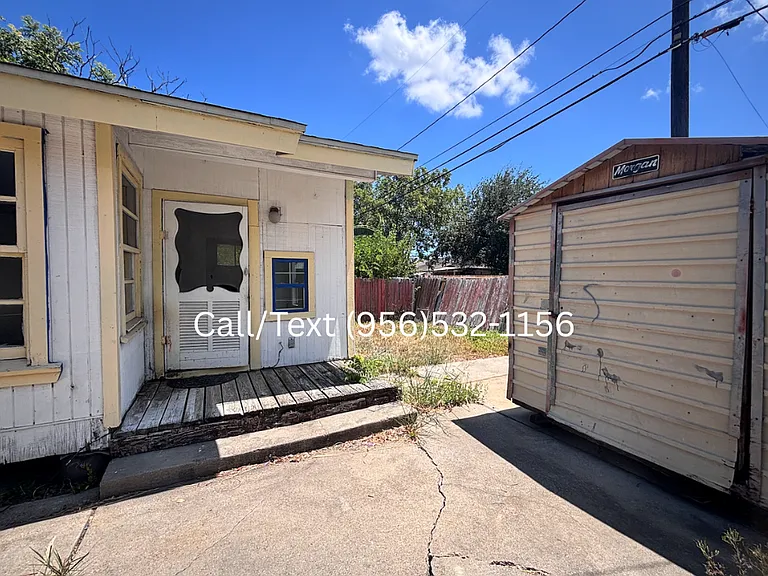 2621 Tarlton St — Photo 4