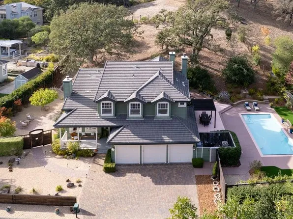 90 Saddle Wood Dr, Novato, CA 94945