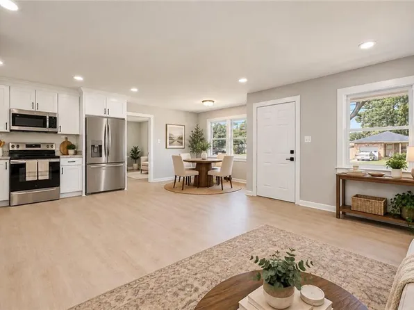 1228 Laurel Ave, Chesapeake, VA 23325