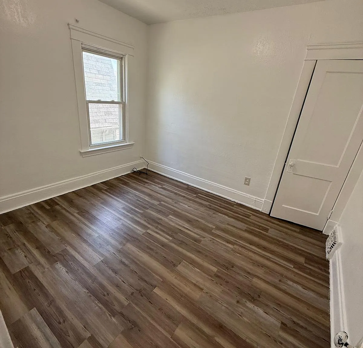 3 bed, 1416 sqft, $1,300 — Photo 2