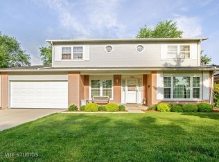 1302 S Tamarack Dr, Mount Prospect, IL 60056
