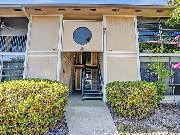 2nd image of 7154 Ashmont Cir #102