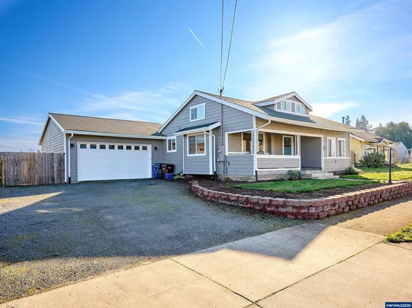 313 S Swiegle Ave, Molalla, OR 97038