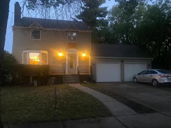 8401 Kraay Ave, Munster, IN 46321