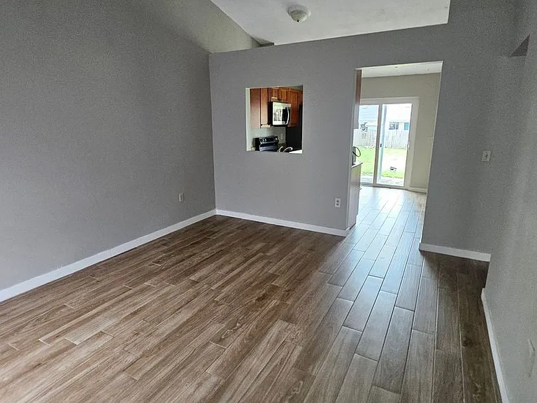 2734 Coral Reef Dr — Photo 16