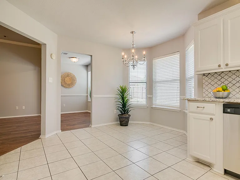 956 Carlin Ln — Photo 18