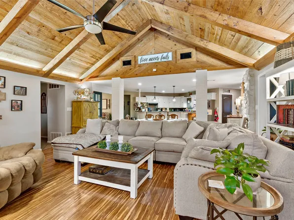 3075 Clark Ln, Paris, TX 75460