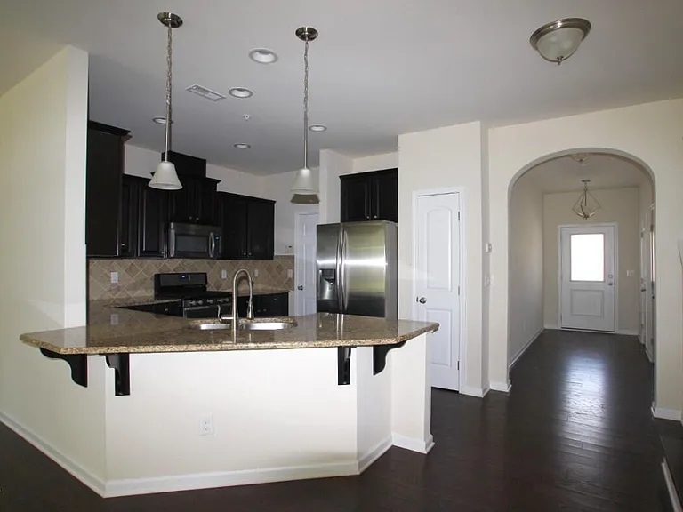 10019 Lynnberry Pl — Photo 2