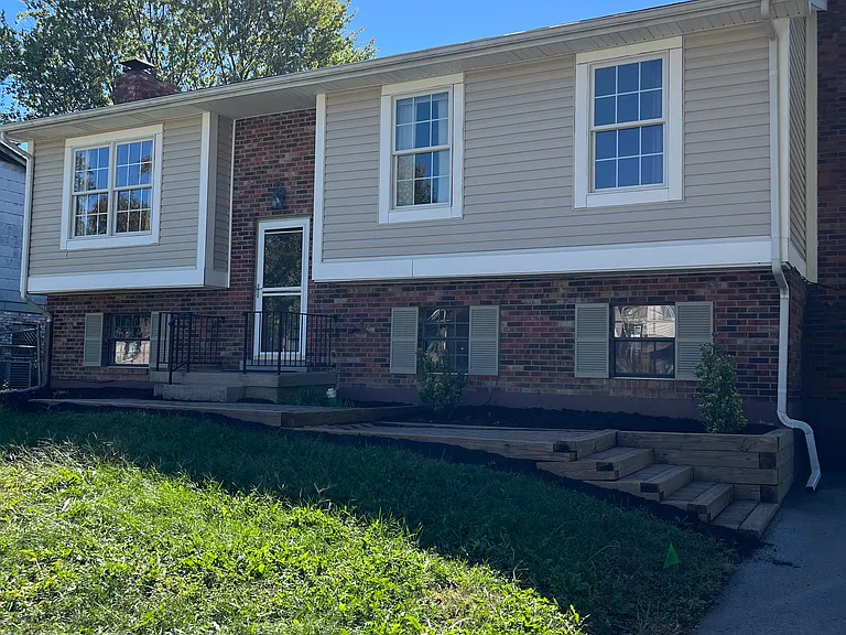 1344 Sequoia Dr — Photo 1
