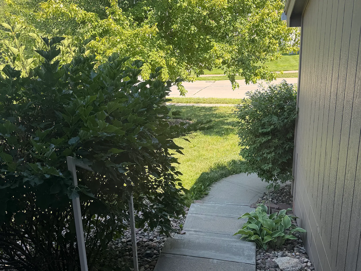 3 bed, 1793 sqft, $2,400 — Photo 4