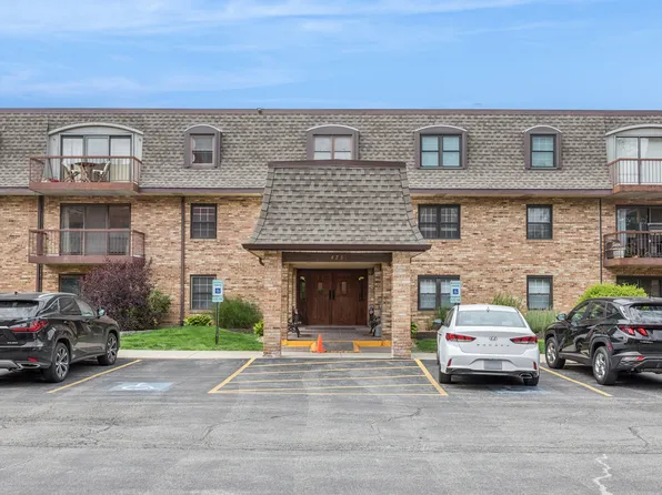 475 N Cass Ave APT 205, Westmont, IL 60559