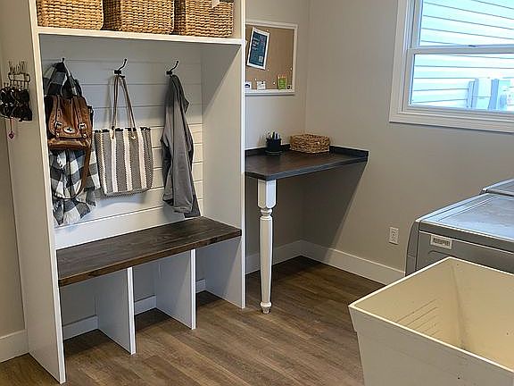 Mudroom/laundry room