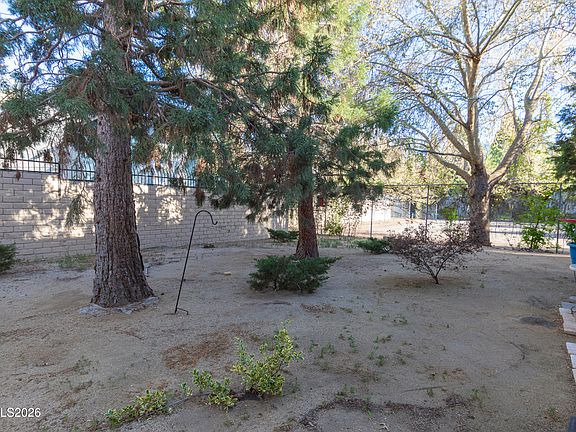 3rd image of 2317 Roundhouse Rd