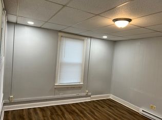 228 W Main St APT A2, Elkton, MD 21921