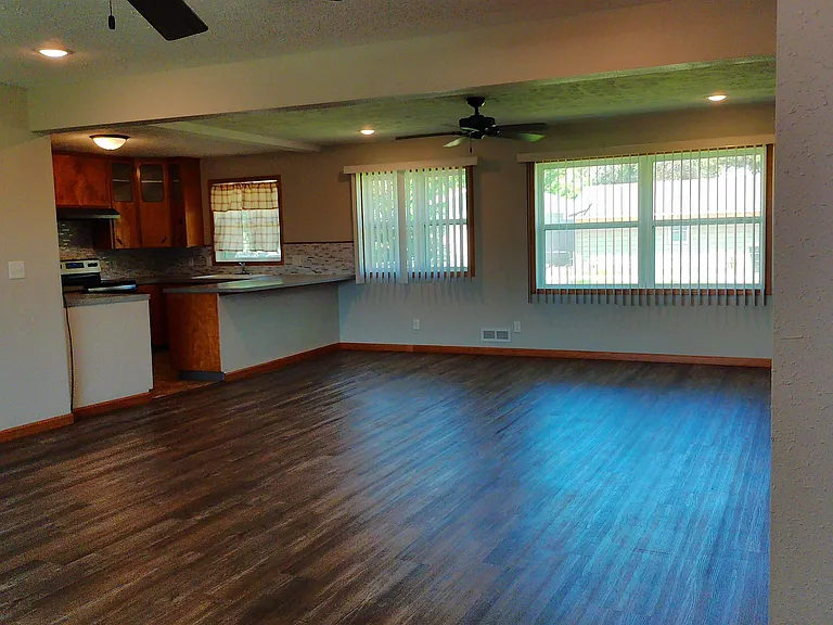 1711 Short St — Photo 3