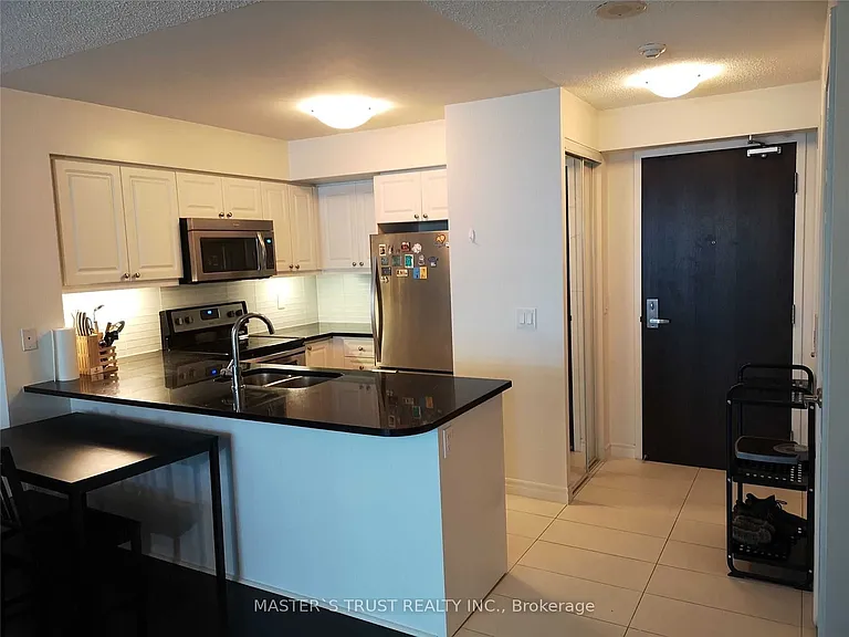 19 Grand Trunk Cres #3908 — Photo 4