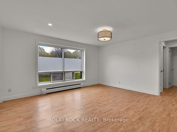 3rd image of 896 Elmsmere Rd #7