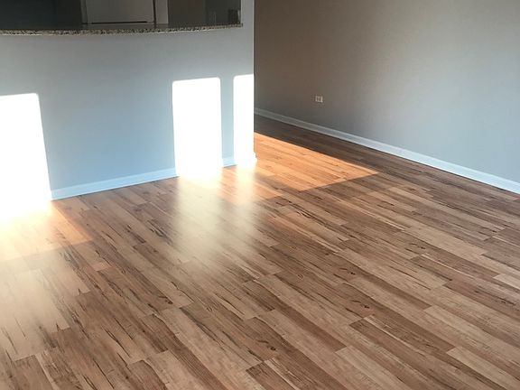 3rd image of 345 N Lasalle St #1909