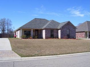 29219 S Redwood Dr, Denham Springs, LA 70726