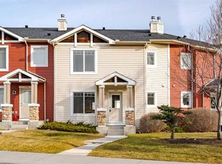 122 SW Panamount Dr NW, Calgary, AB T3K 6K3