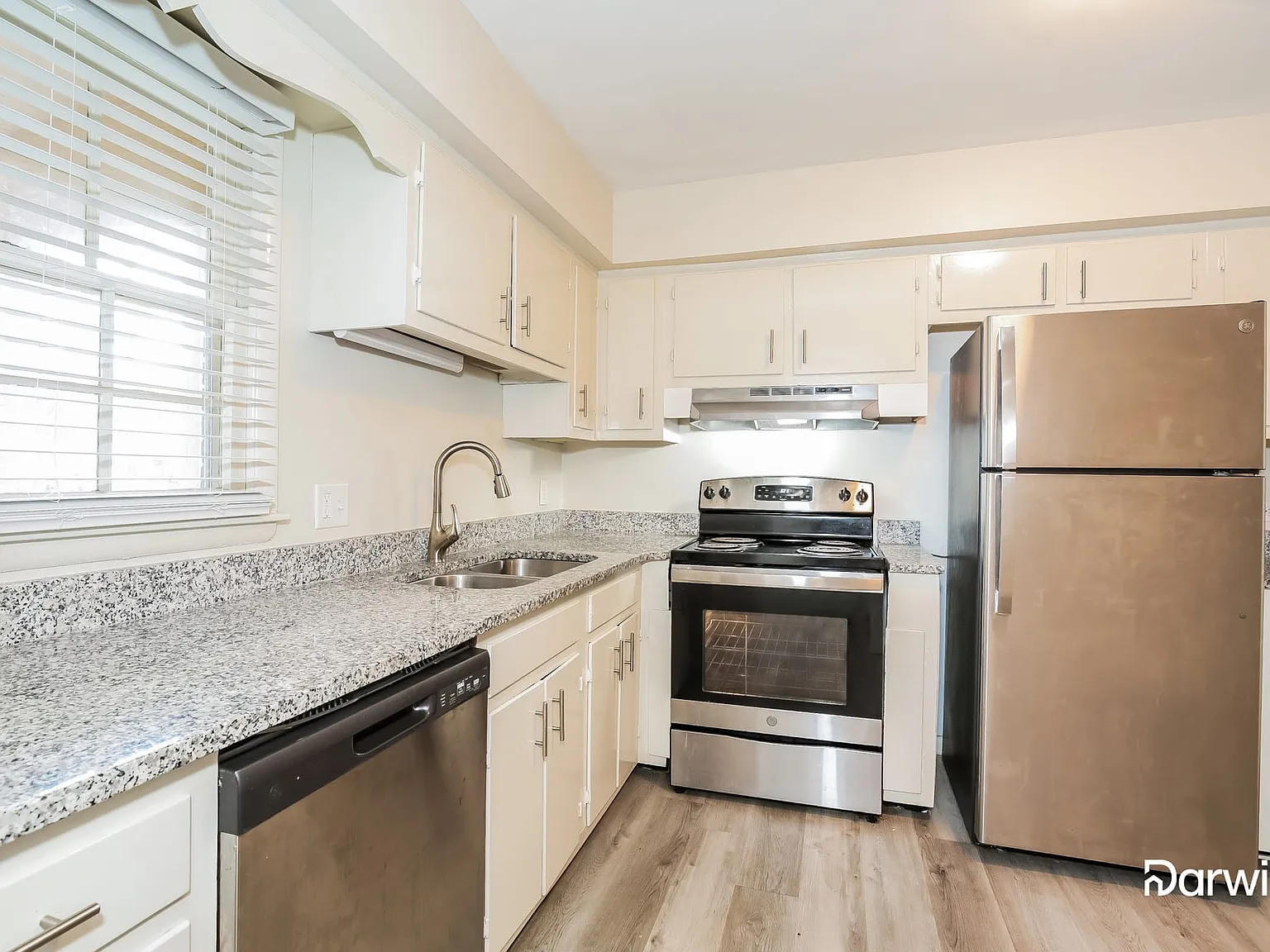 3 bed, 3.0 bath, 2229 sqft, $2,265 — Photo 3