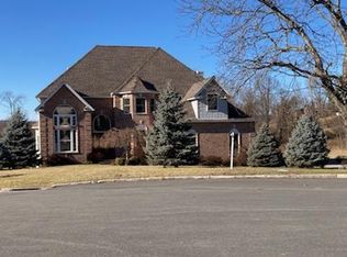 40 Heather Dr, Wappingers Falls, NY 12590