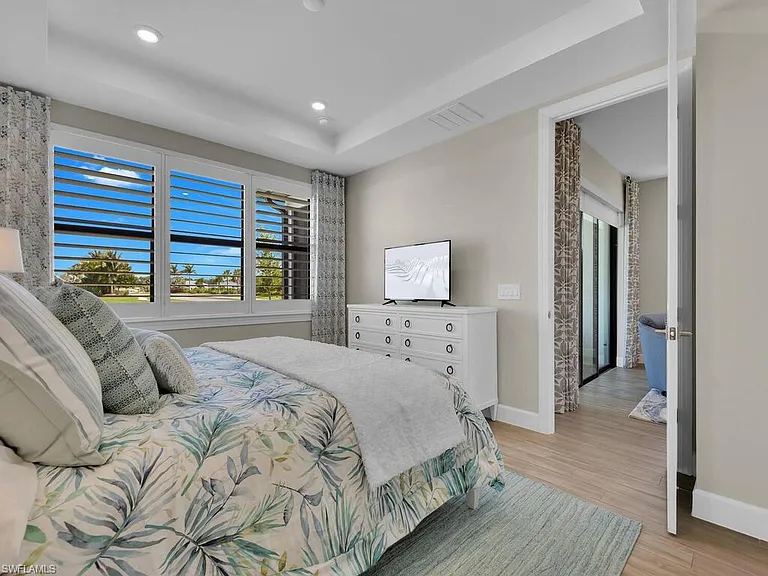 11694 Canal Grande Dr — Photo 17