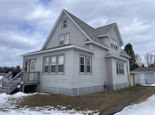 902 Cedar St, Wausaukee, WI 54177