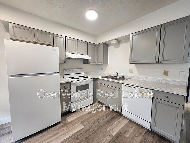 821 E 12th Ave #5 — Photo 3