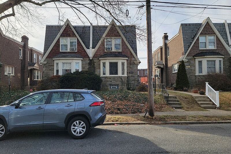 1st image of 4018 Hartel Ave