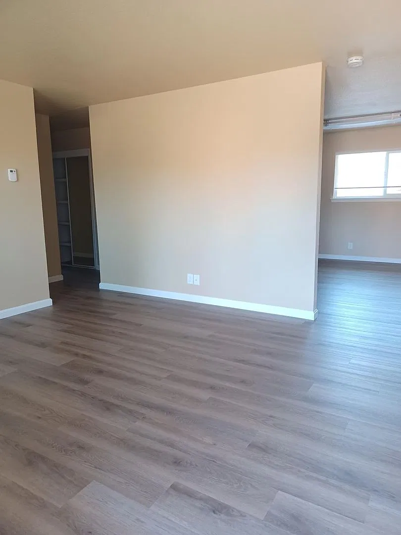 16915 Barnell Ave — Photo 4