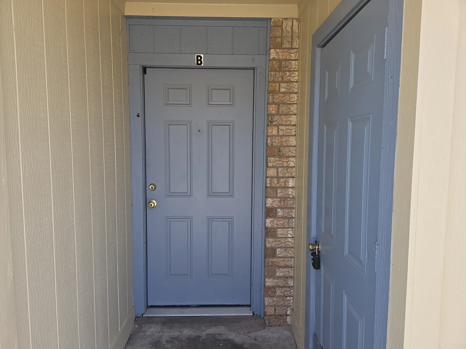 2 bed, 1.5 bath, 1000 sqft, $895 — Photo 2