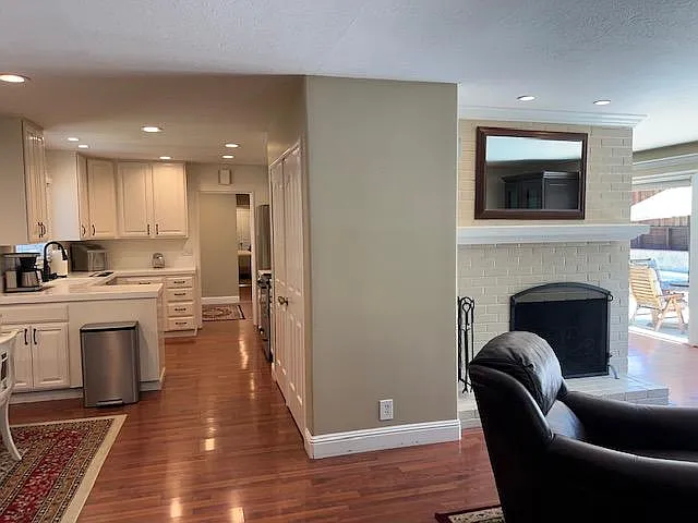 553 Bonita Ave — Photo 18
