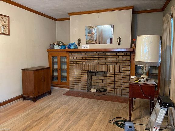 5th image of 3462 W 118th St