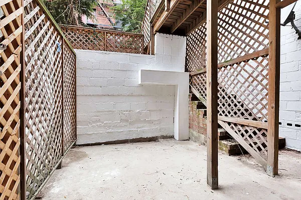 Rented by Cooper & Cooper Real Estate | media 11