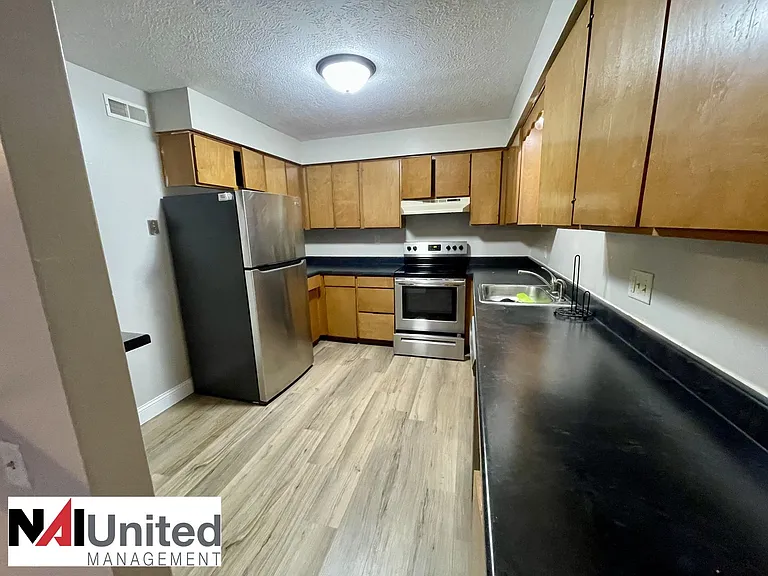 1601 S Alice St — Photo 3