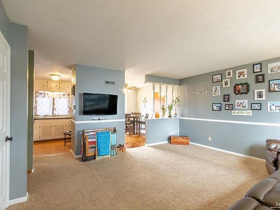 3rd image of 1007 Scott Ave
