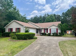 212 Knob Hill Dr, Locust Grove, GA 30248