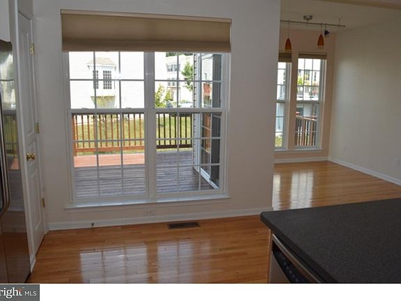 4th image of 129 Hudson Dr