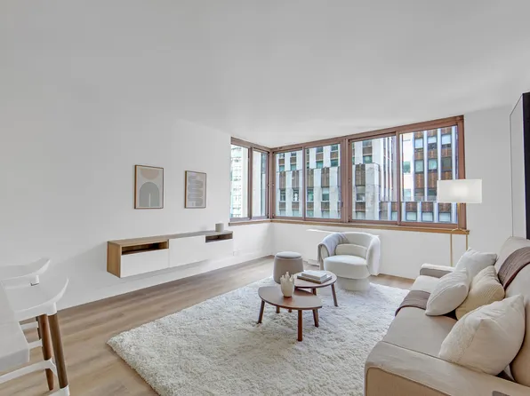 235 East 40th Street 17E image 3 of 21
