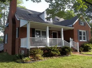 9912 Jeters Chapel Rd, Vinton, VA 24179